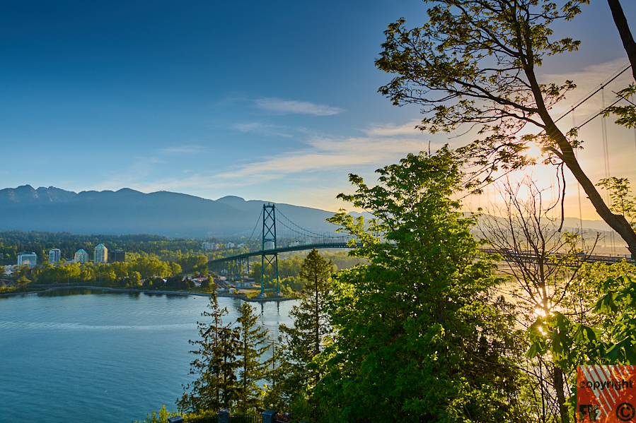 1602 Vancouver, Lions Gate Bridge